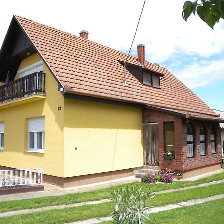 Apartment Balatonbereny 4 Екстериор снимка