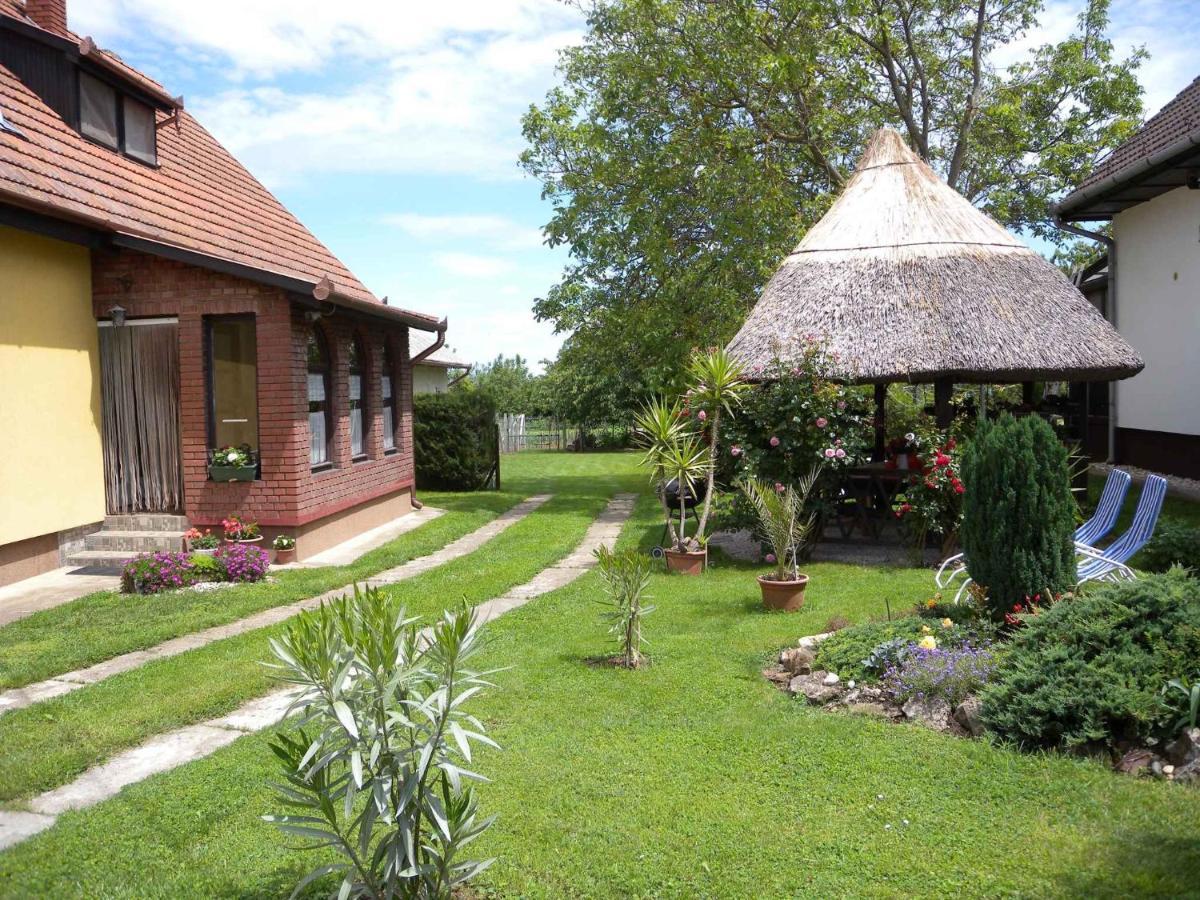 Apartment Balatonbereny 4 Екстериор снимка