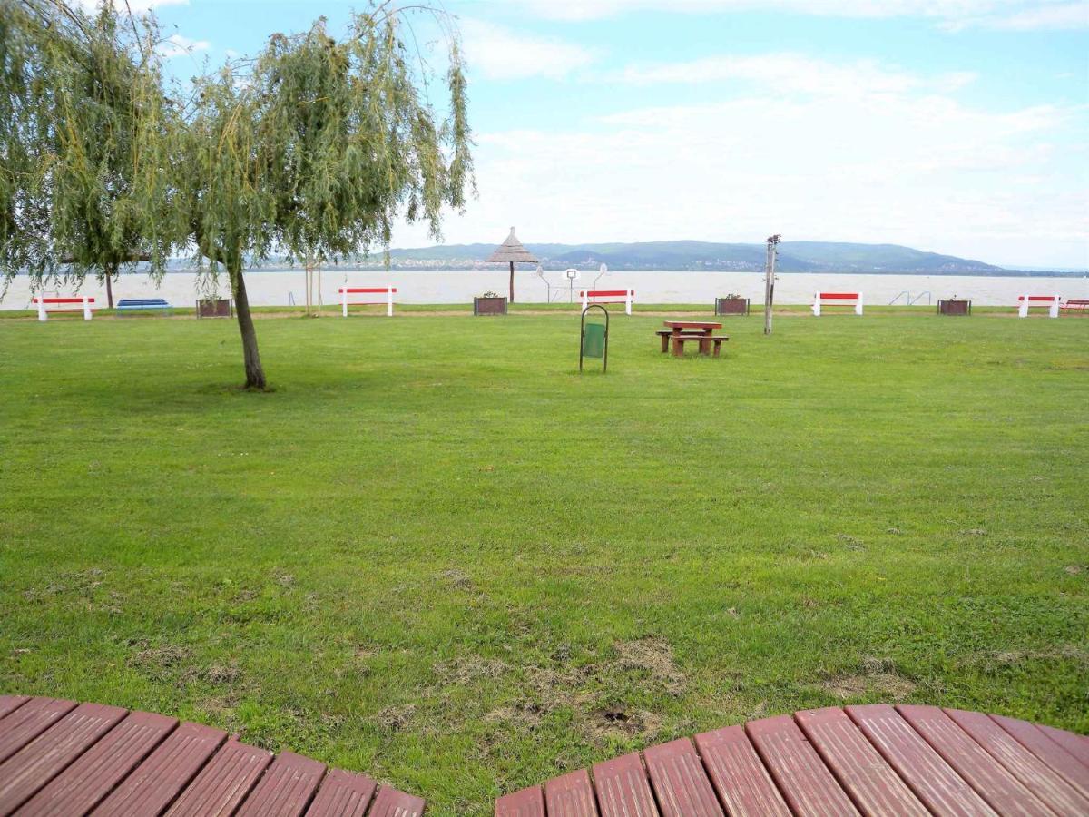 Apartment Balatonbereny 4 Екстериор снимка
