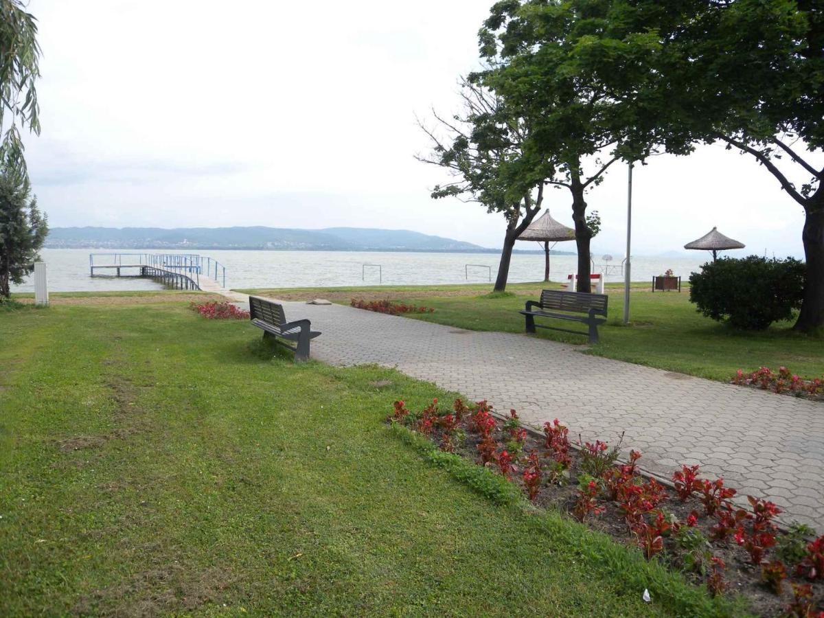 Apartment Balatonbereny 4 Екстериор снимка