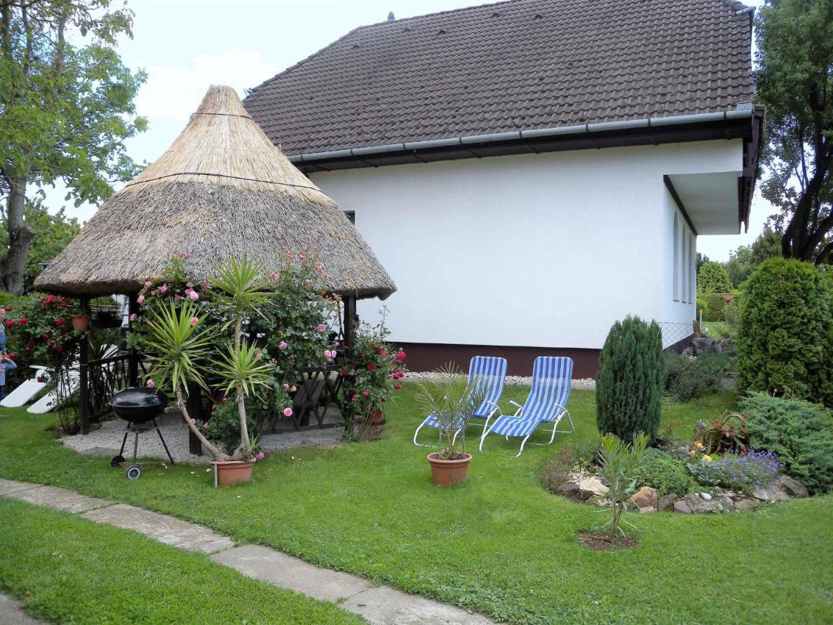 Apartment Balatonbereny 4 Екстериор снимка