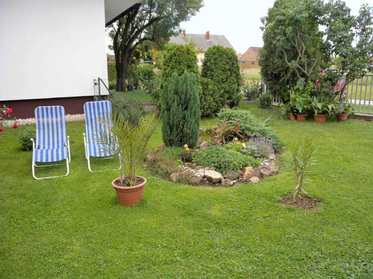 Apartment Balatonbereny 4 Екстериор снимка