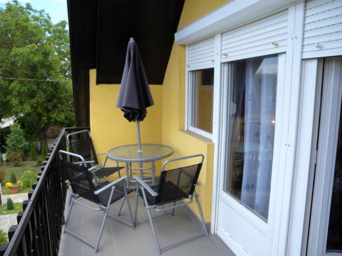 Apartment Balatonbereny 4 Екстериор снимка