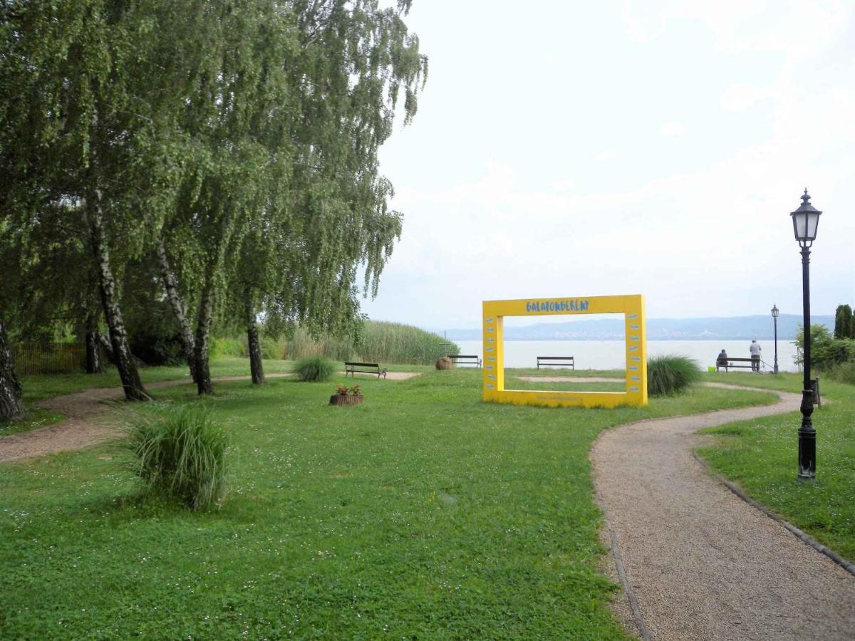 Apartment Balatonbereny 4 Екстериор снимка